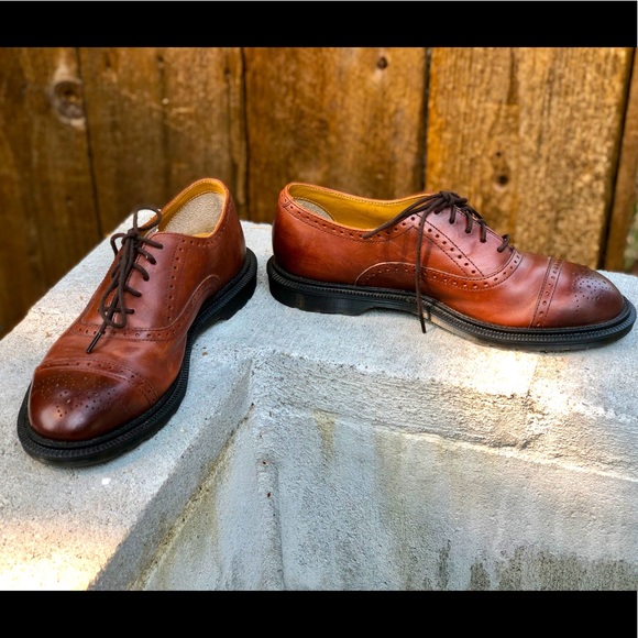 Dr. Martens Other - Dr. Martens air cushion sole mens brown oxford 7